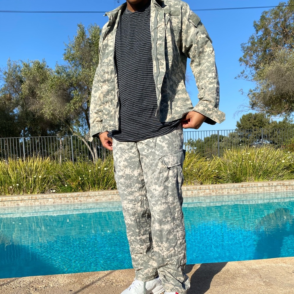 - Digital Camo Pants & Jacket Set🇺🇸